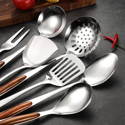 Maison Noire Kitchen Utensils